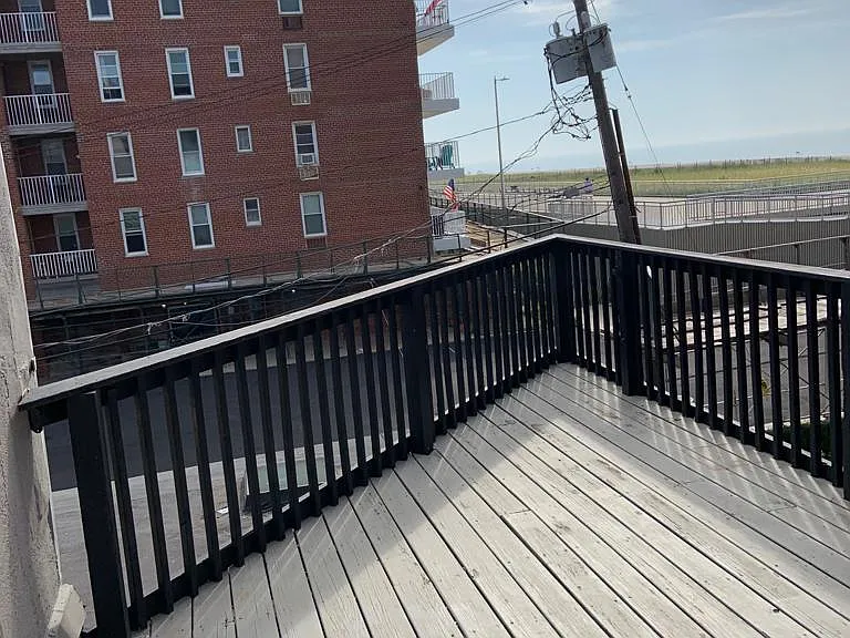 Beach 122nd St — Photo 2