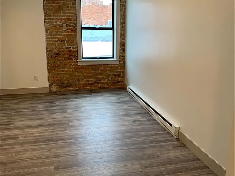 86 N Weaver St #2 — Photo 6