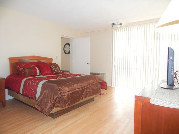 5th image of 810 Eubank Blvd NE #212