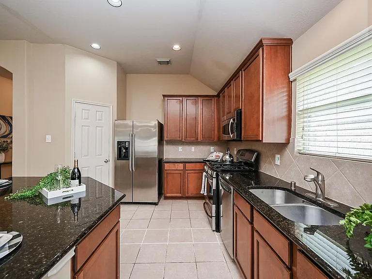 8010 Durham Run Ln — Photo 8