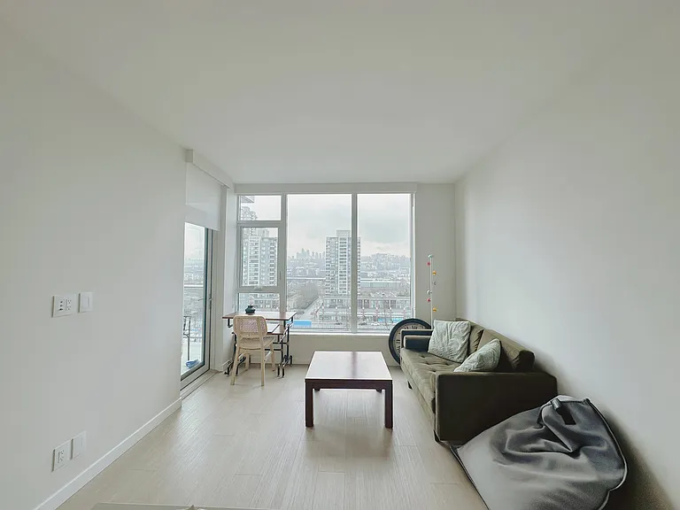 4168 Lougheed Hwy #811 — Photo 8