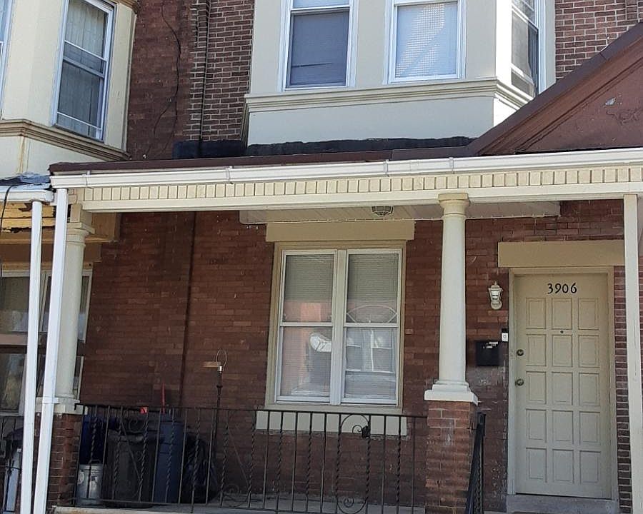 First floor two bedroom apartment near 39th and Girard common front porch area