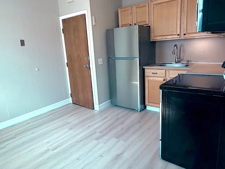 1303 Cranston St #2B — Photo 9