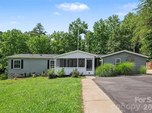 1127 Galway Ln, Clover, SC 29710