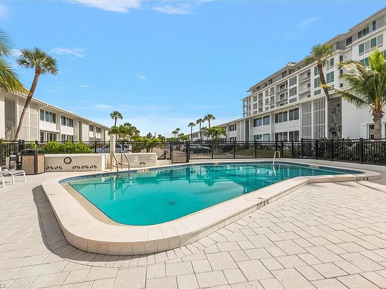 1065 Gulf Shore Blvd N #205 — Photo 9