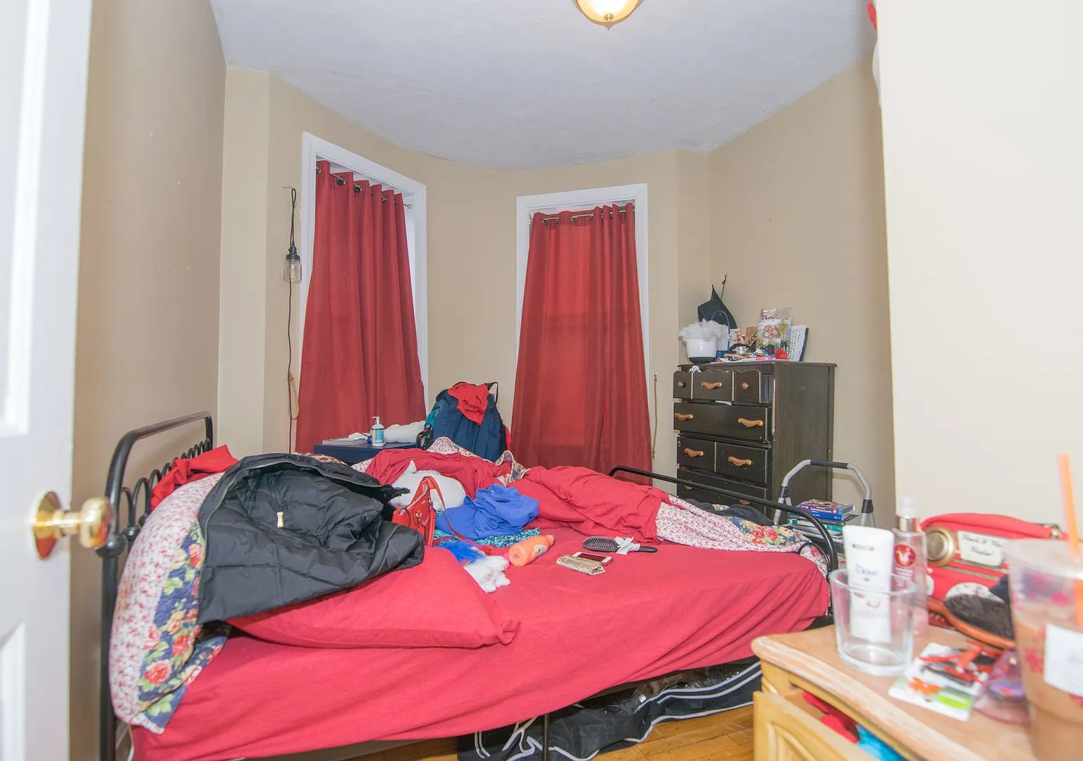 Allston 4 Bed Renovated Central Air No Fee 9/1 — Photo 4