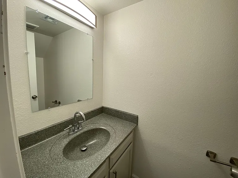 6243-6249 E Greenway Cir — Photo 31