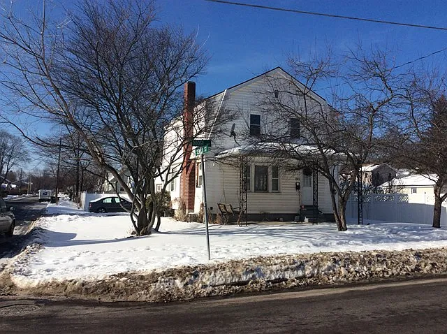 241 Dodge Ave photo 1