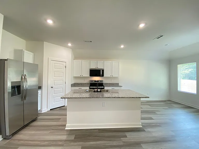 8424 Oxford Valley Dr — Photo 10