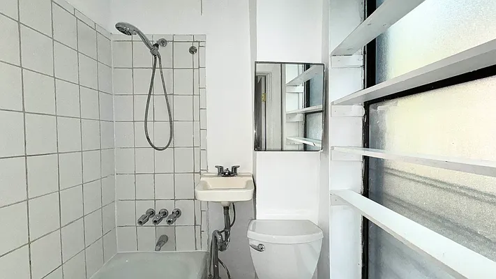 Rented by Voro New York | media 10