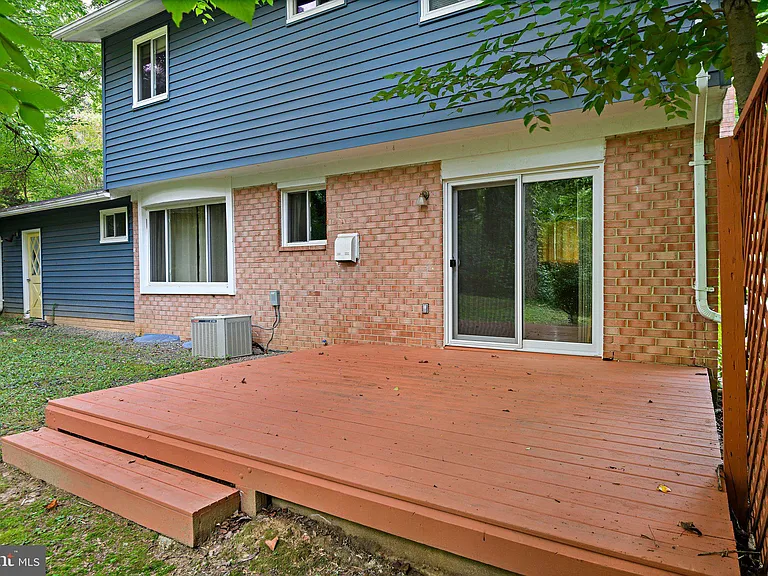 8701 Parliament Dr — Photo 36