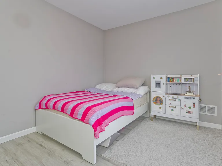 32 Clark St #34 — Photo 11