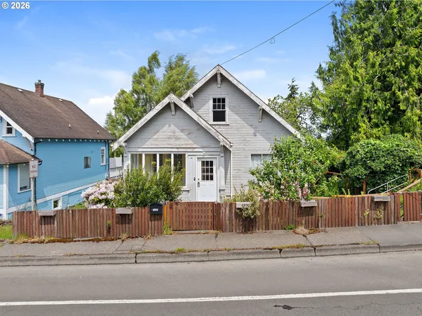 4590 Lief Erikson Dr, Astoria, OR 97103