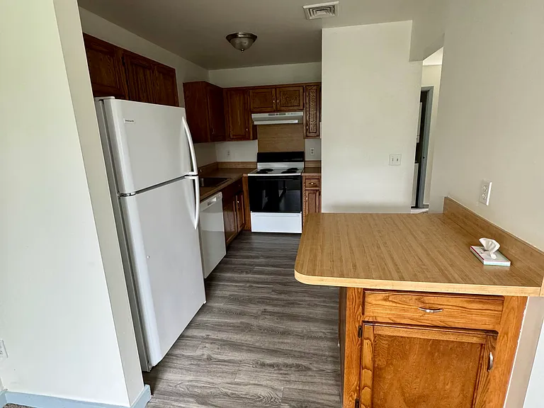 214 West Rd #13 — Photo 15