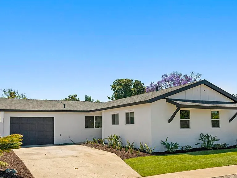 7517 Dunwood Way — Photo 3