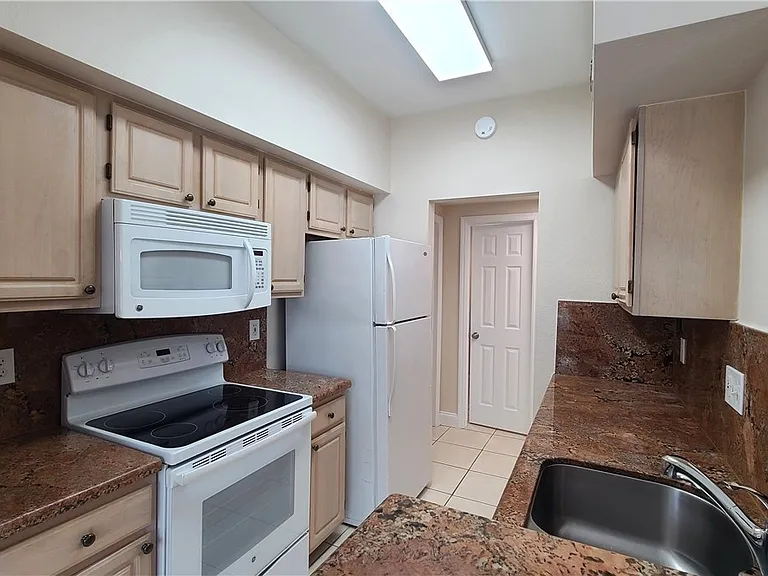 23500 Walden Center Dr #202 — Photo 9