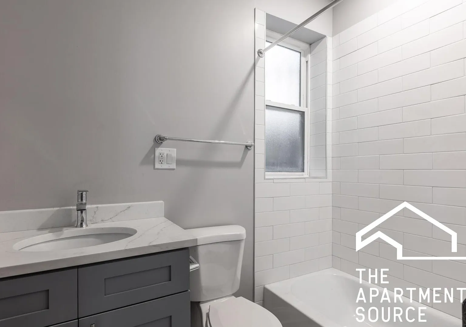 3 bed, 1200 sqft, $2,400 — Photo 4
