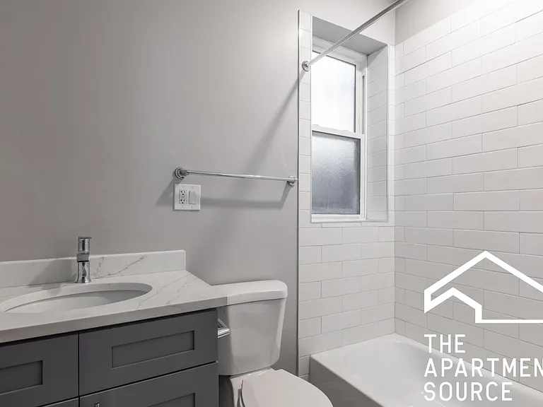 1253 W Rosemont Ave #2 — Photo 8