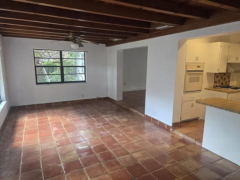 8025 SW 63rd Pl — Photo 5