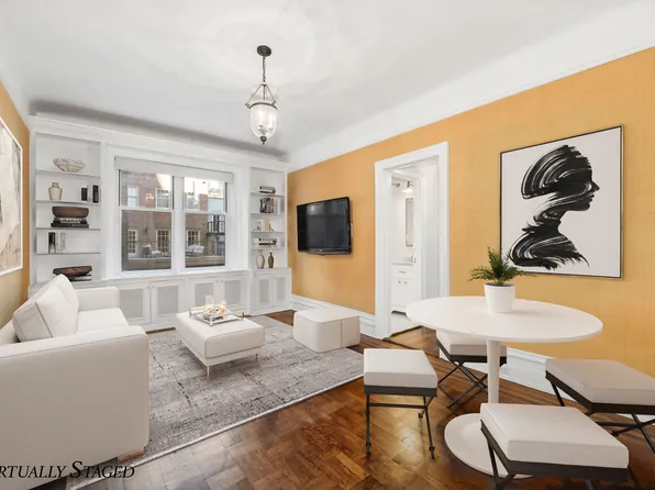 125 West 12th Street image 1 of 7