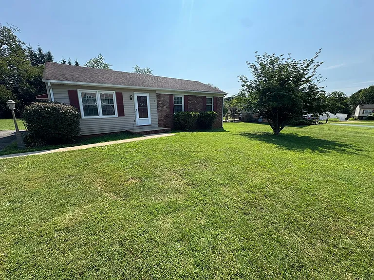 312 Foreston Dr — Photo 1