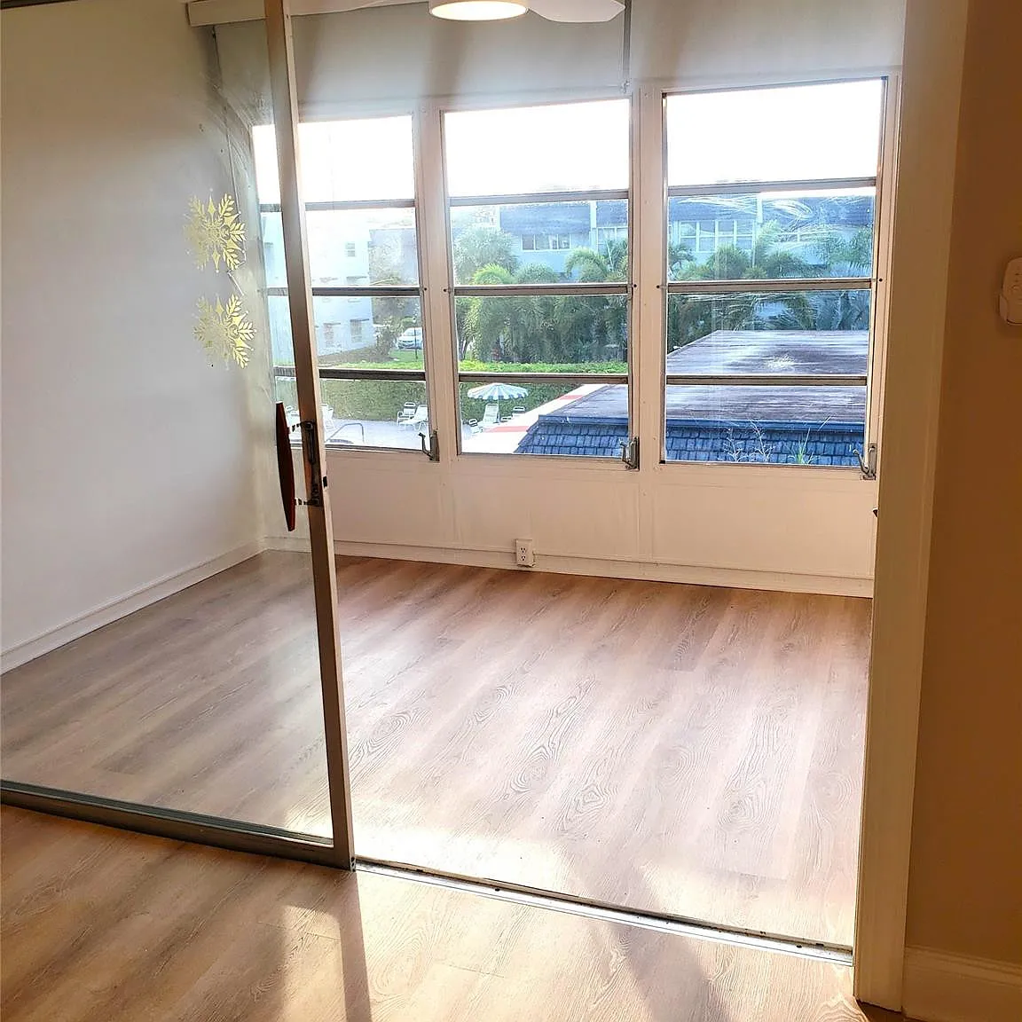 2 bed, 2.0 bath, 920 sqft, $1,550 — Photo 3