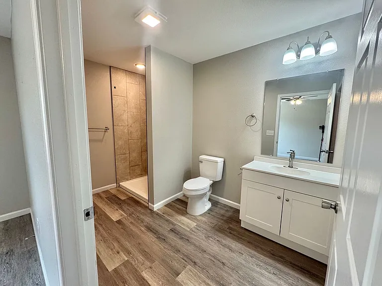 1007 N Quincy Ave — Photo 18