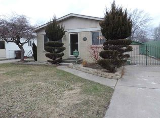 6781 Braun St, Center Line, MI 48015