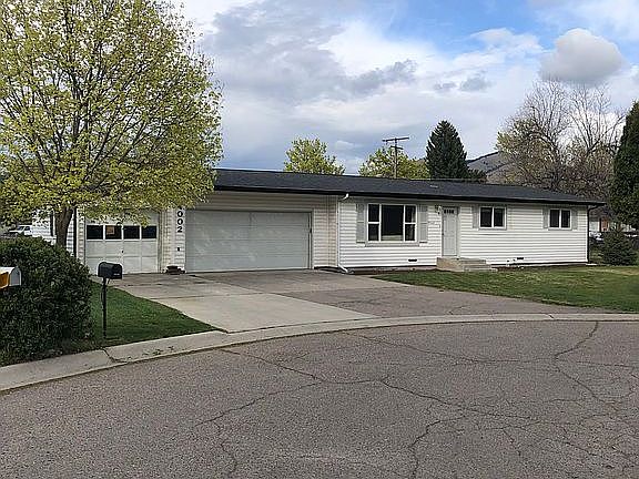 2nd image of 4002 Thomas Pl