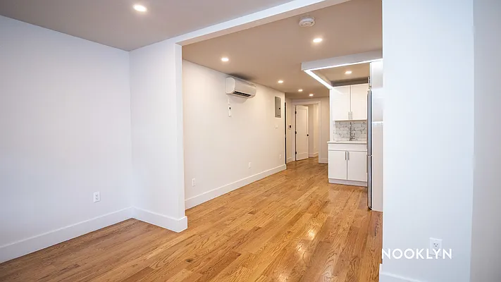 Rented by Nooklyn NYC LLC | media 4