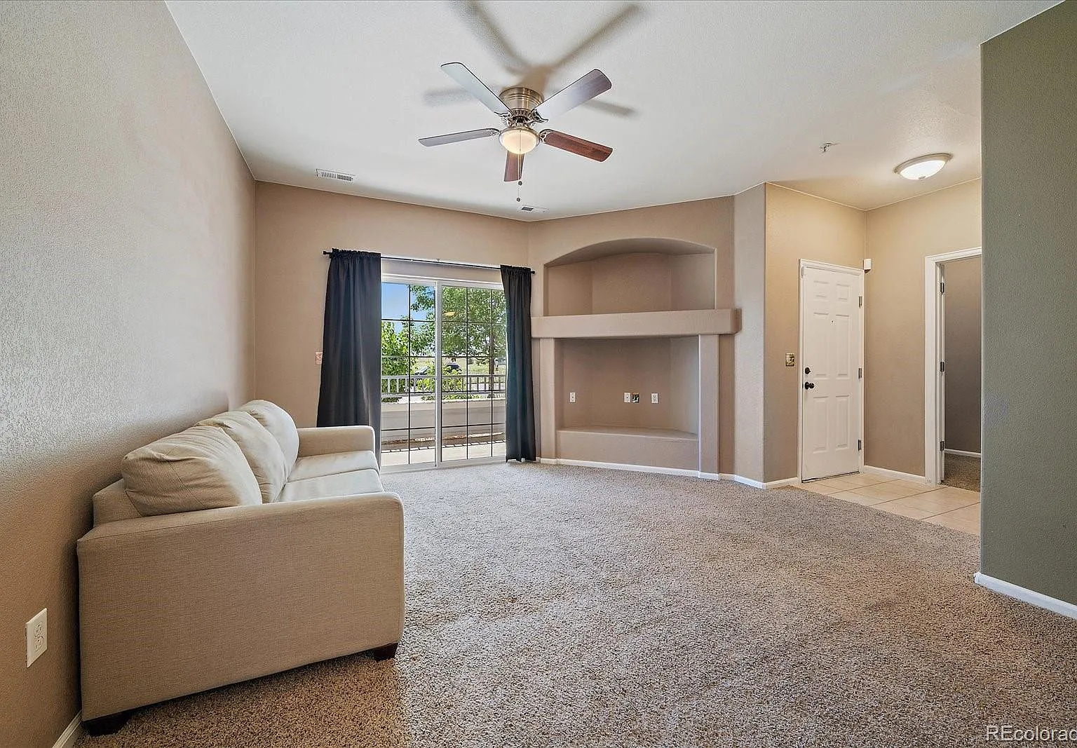 2 bed, 2.0 bath, 1048 sqft, $2,000 — Photo 4