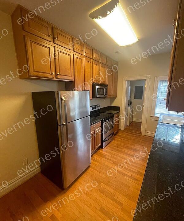 1st image of 806 Norton St #B