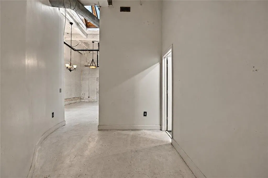 2 bed, 1.0 bath, 1130 sqft, $1,795 — Photo 3