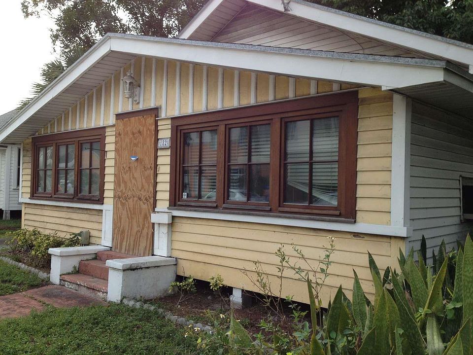 1st image of 182 NE 5th Ave