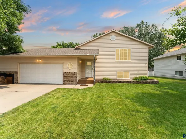 112 Deerview Ave, Tea, SD 57064
