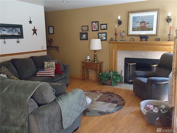 5th image of 6920 233rd Street Ct E