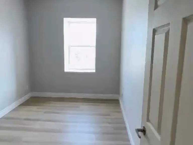 156 Main St N #8 — Photo 6