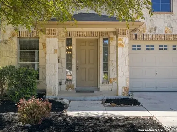 215 Redbird Cir, San Antonio, TX 78253