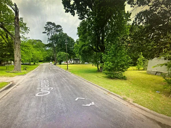 220 S Jackson Ave, Livingston, TX 77351