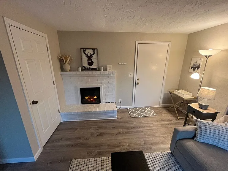 148-38th Pl — Photo 4