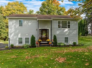 533 Sayles St, Oneida, NY 13421