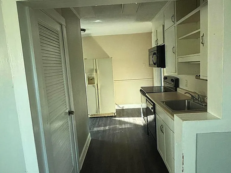 2100 Sunset Dr — Photo 4