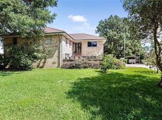 1517 Poinsettia Dr, Metairie, LA 70005