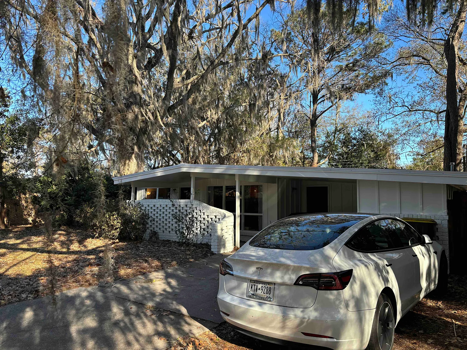 3 bed, 1438 sqft, $2,200 — Photo 2