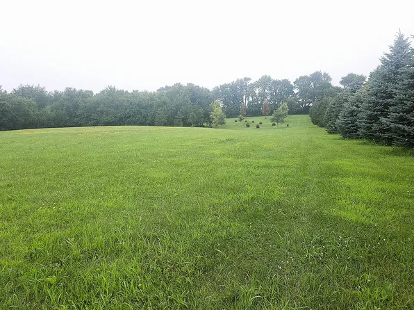 2141 Whitetail Ln, Dixon, IL 61021