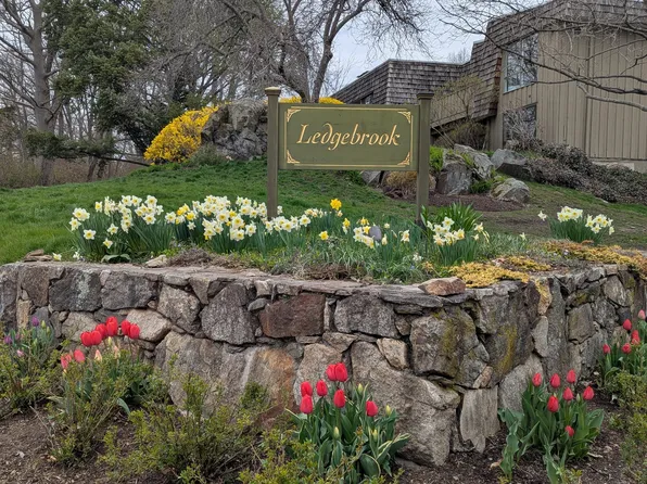 66 Ledgebrook Drive #66, Norwalk, CT 06854