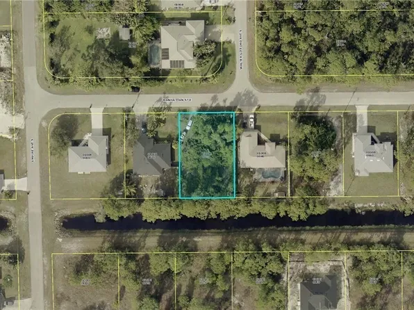 706 Manhattan St E, Lehigh Acres, FL 33974