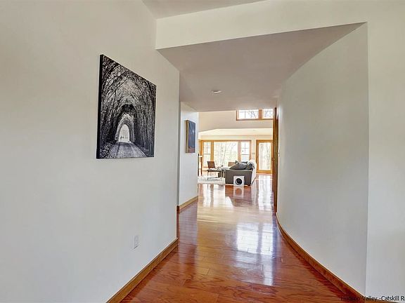 5th image of 95 Harmati Ln