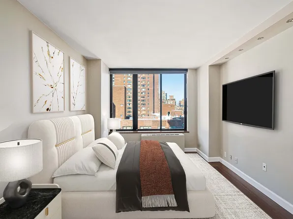 300 East 93rd Street image 11 of 23