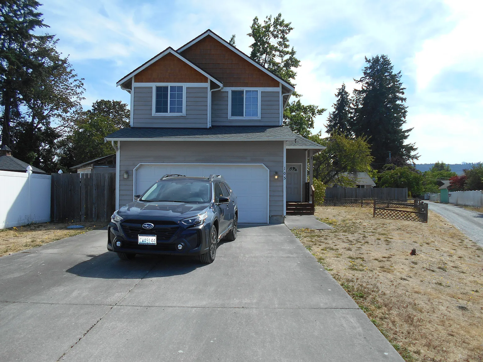 3 bed, 2.5 bath, 1376 sqft, $2,399 — Photo 1